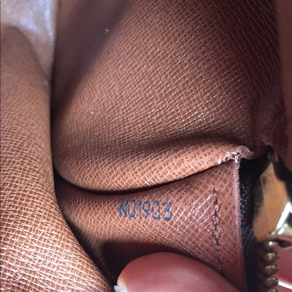 Louis Vuitton Papillon purse - Picture 4 of 8